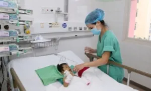 Bé gái 2 tuổi được ghép gan thành công